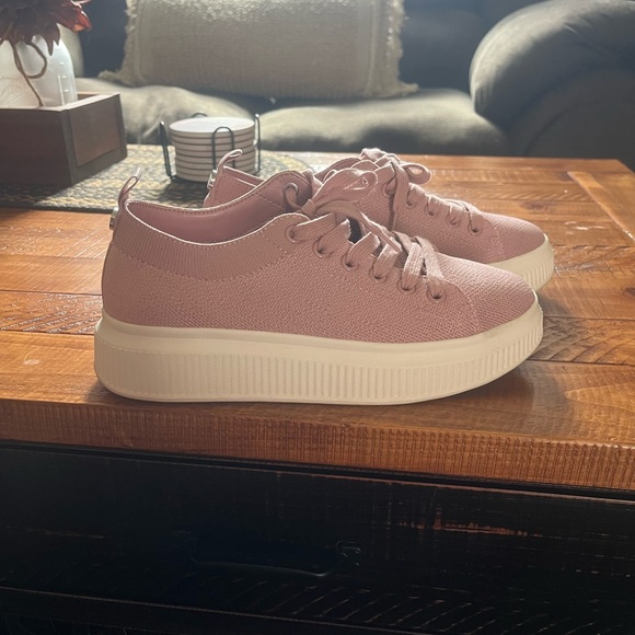 BP Pink Women's Sneakers - Picture 1 of 4